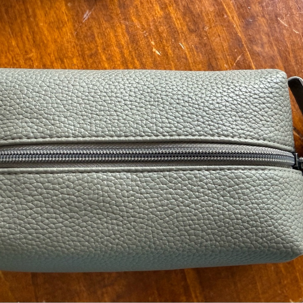 United Airlines Polaris Class amenity kit 2025